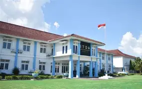 Foto Institut Teknologi Dirgantara Adisutjipto